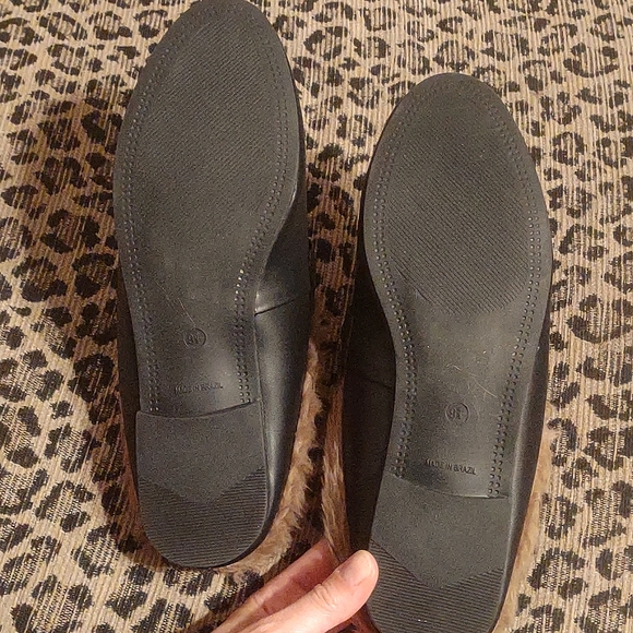 Madden Girl Faux Fur Lined Mules with Gold Accents Size 9 - 9.5 - Picture 7 of 7